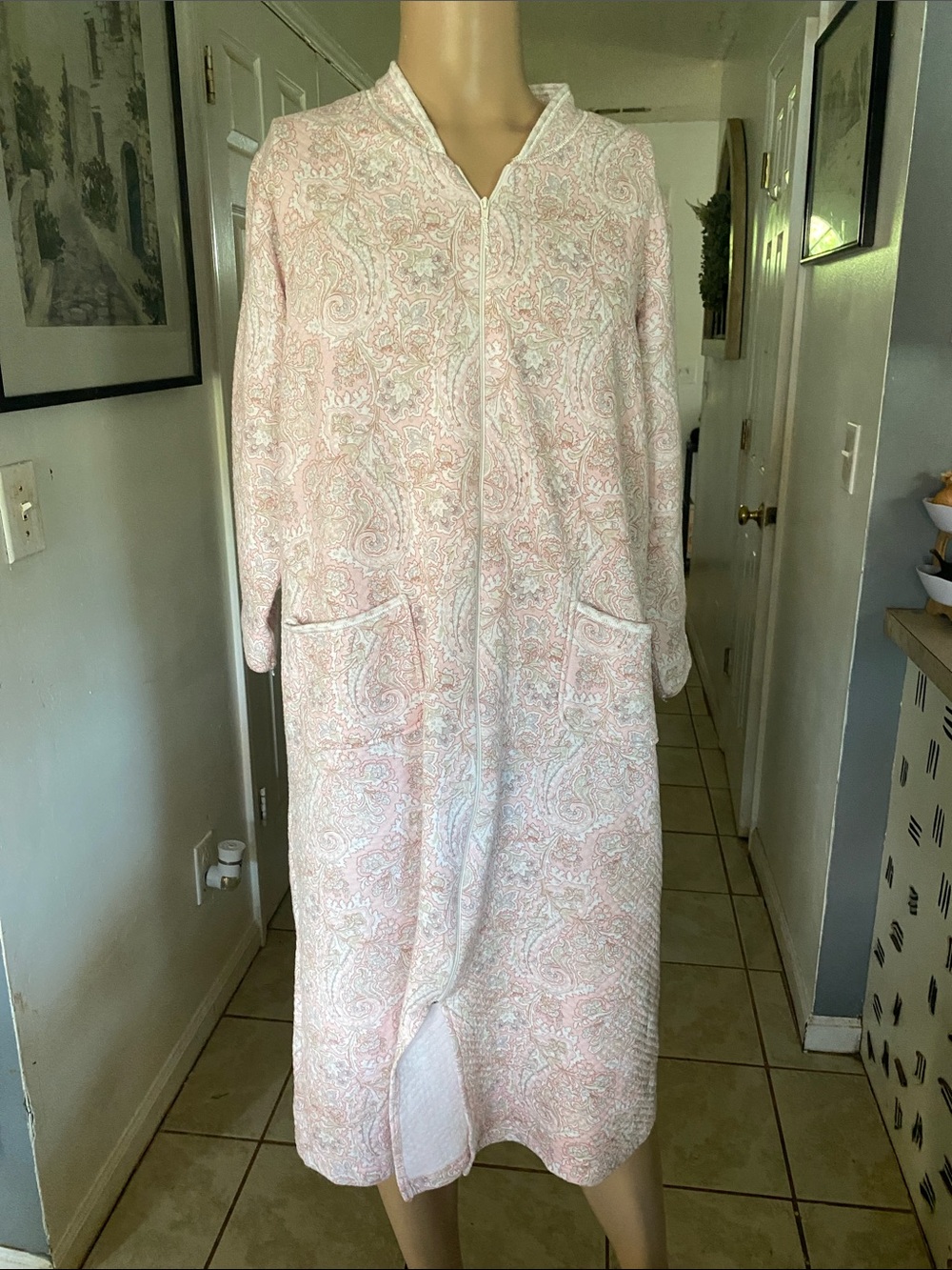 Miss Elaine Light Pink Paisley Zip-Front Robe